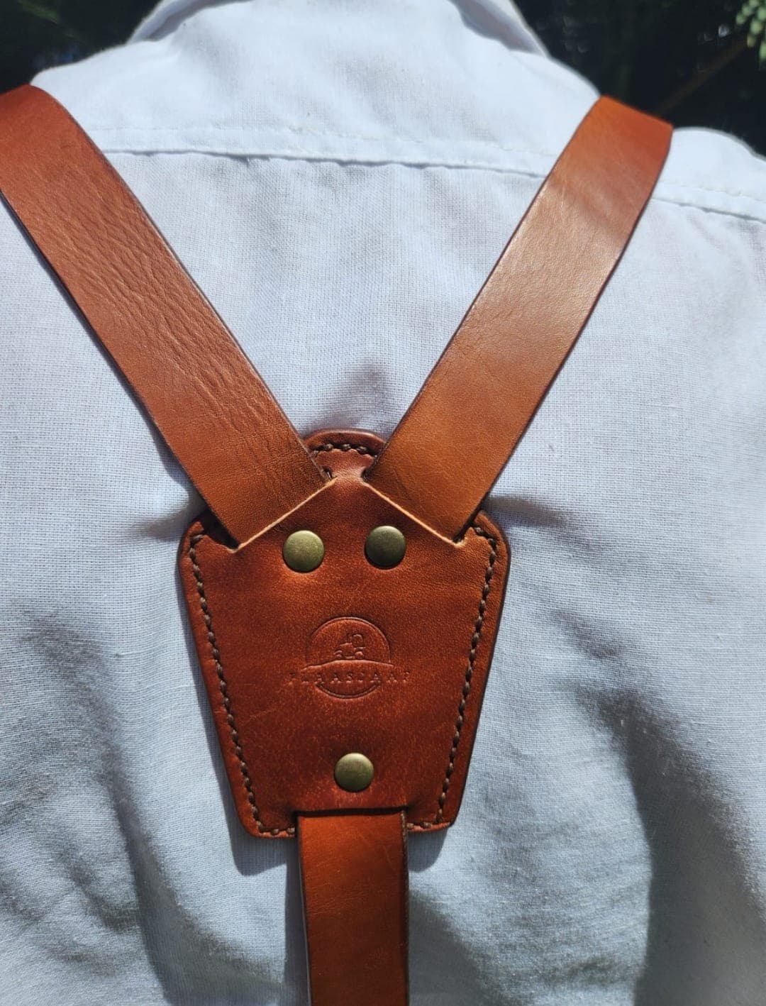 Handmade leather suspenders for weddings by Plaasjaap